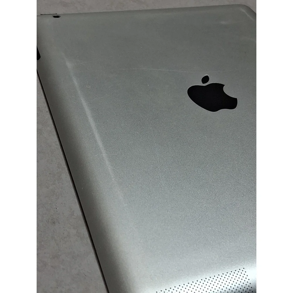 Apple iPad 2nd Gen 16GB WiFi Tablet  Model A1395 Silver/white